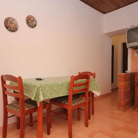 8210c Apartment